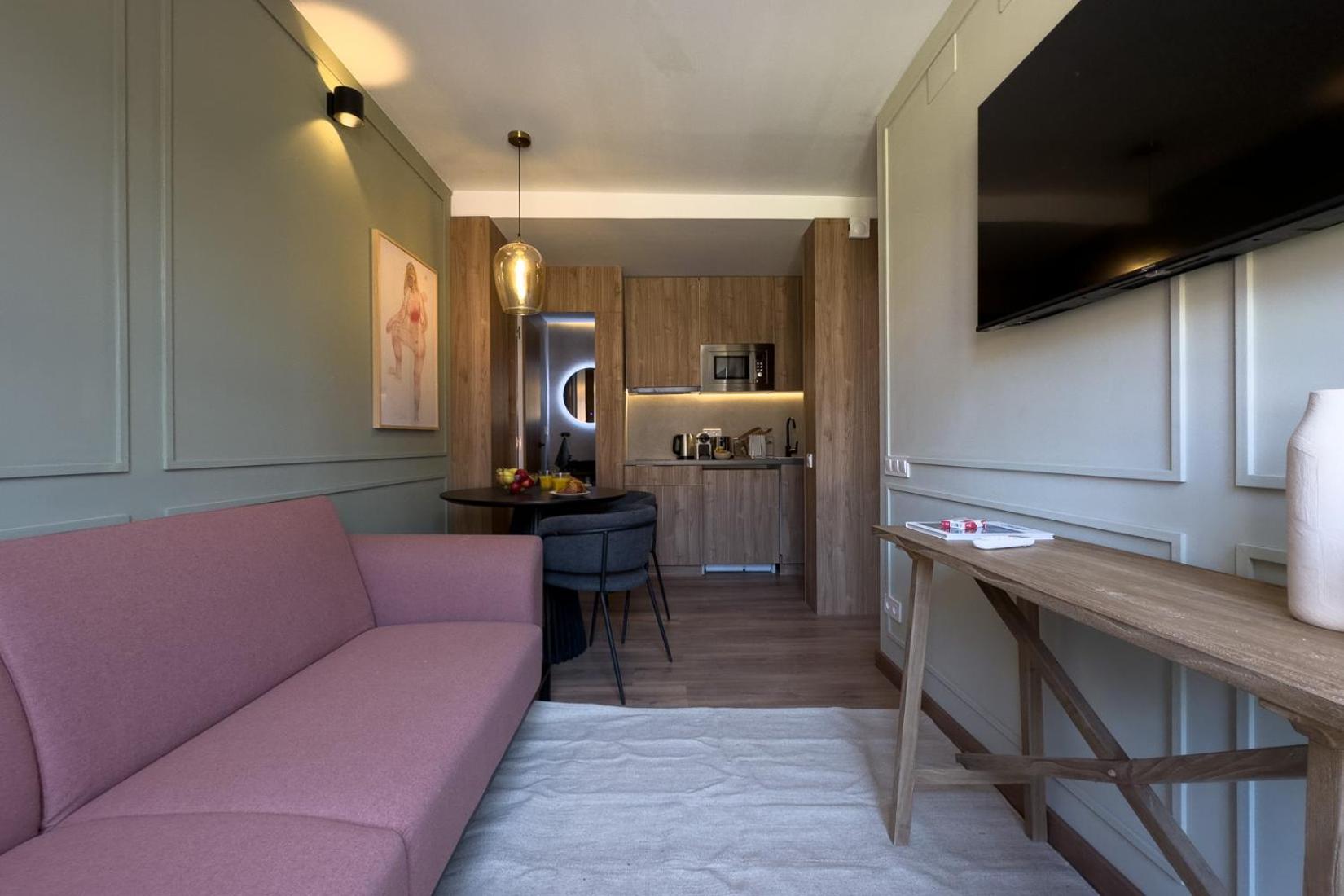 Oasis Suites Downtown Barcelona Exterior photo